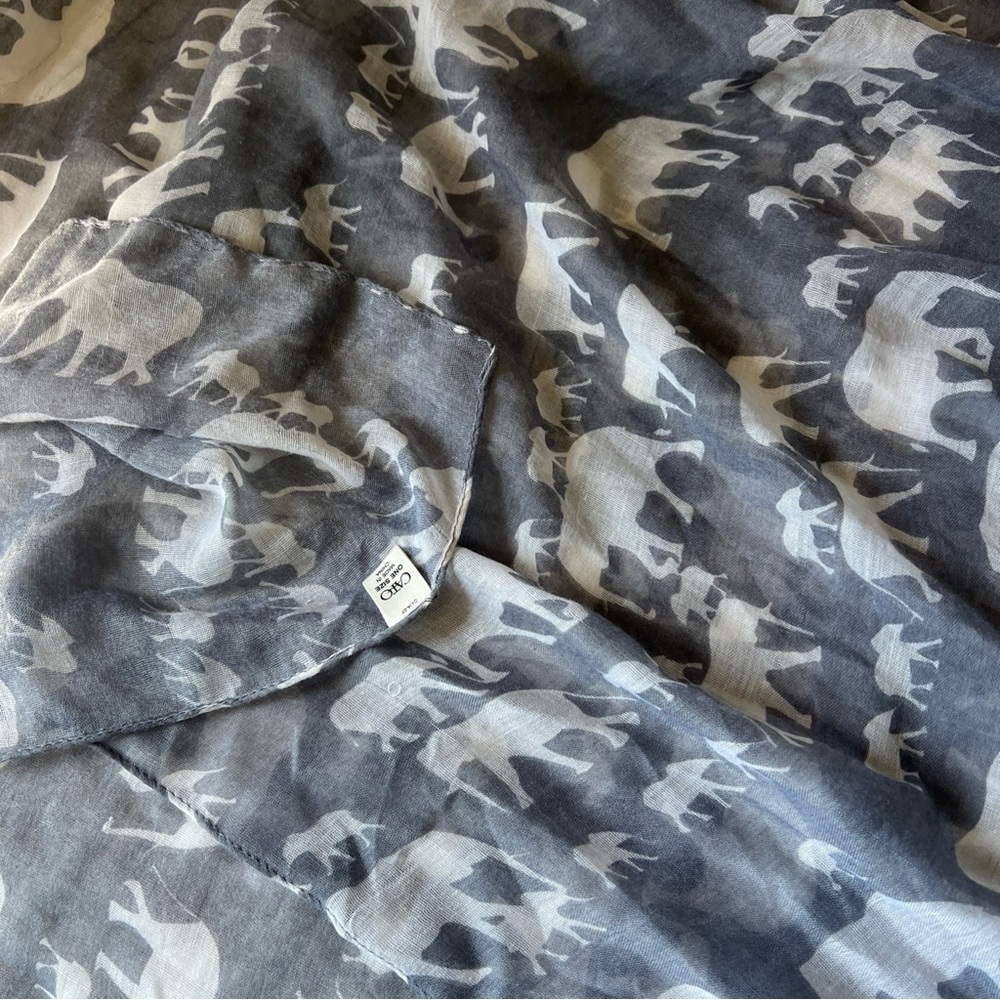 Assorted Patterned Scarves - Picture 12 of 16